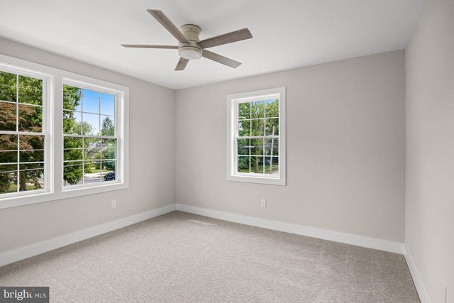 401 AVONDALE AVE, Haddonfield, NJ 08033