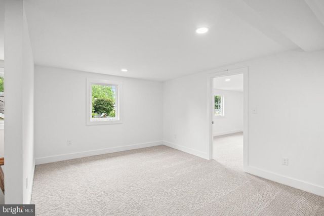 401 AVONDALE AVE, Haddonfield, NJ 08033