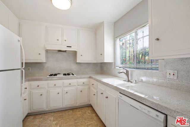 3735 Mentone Avenue, Los Angeles, CA 90034