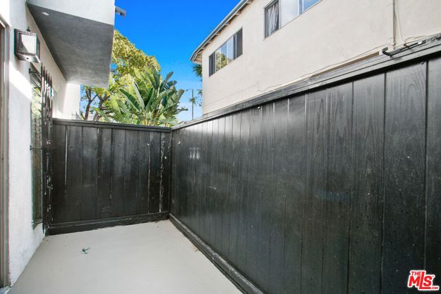 3735 Mentone Avenue, Los Angeles, CA 90034