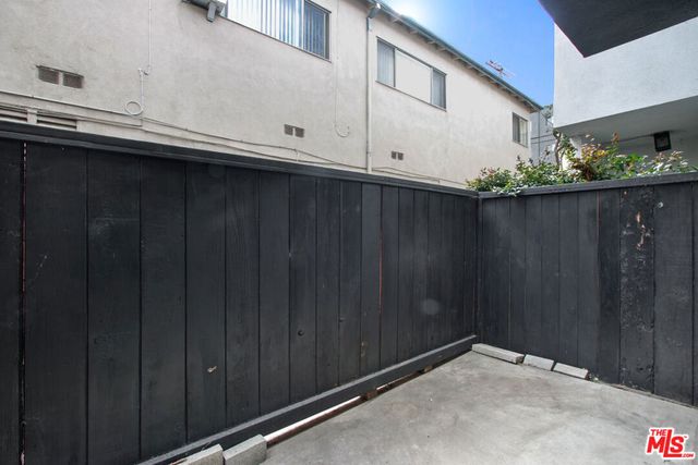 3735 Mentone Avenue, Los Angeles, CA 90034
