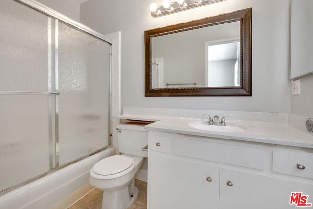 3735 Mentone Avenue, Los Angeles, CA 90034