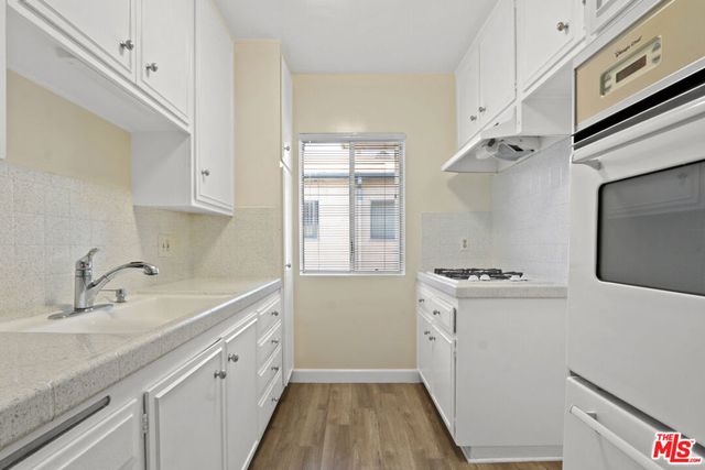 3735 Mentone Avenue, Los Angeles, CA 90034