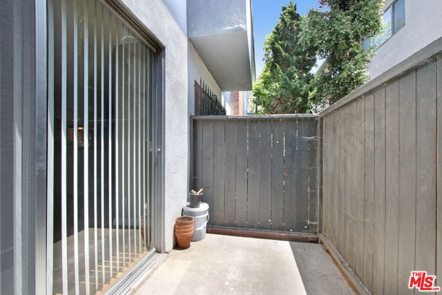 3735 Mentone Avenue, Los Angeles, CA 90034