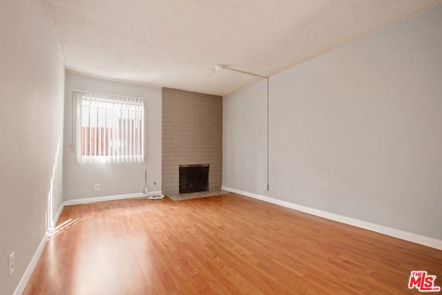 3735 Mentone Avenue, Los Angeles, CA 90034