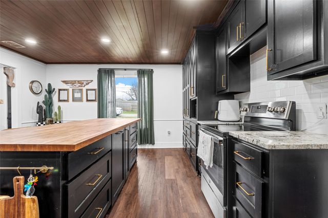 303 E Karels Drive, Robinson, TX 76706