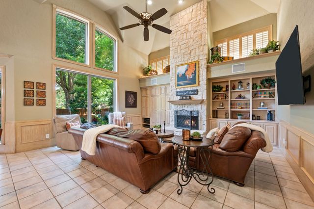 2706 Red Oak Court W, Colleyville, TX 76034