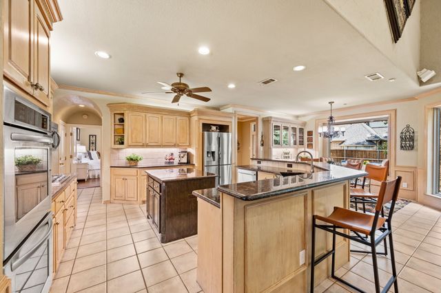 2706 Red Oak Court W, Colleyville, TX 76034