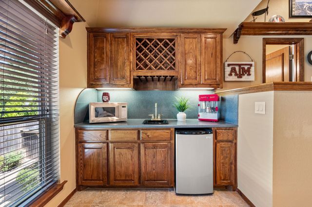 2706 Red Oak Court W, Colleyville, TX 76034