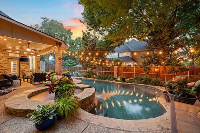2706 Red Oak Court W, Colleyville, TX 76034