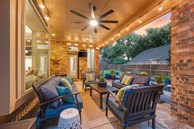 2706 Red Oak Court W, Colleyville, TX 76034