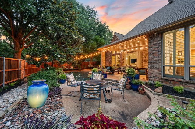 2706 Red Oak Court W, Colleyville, TX 76034