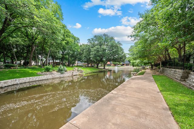 2706 Red Oak Court W, Colleyville, TX 76034