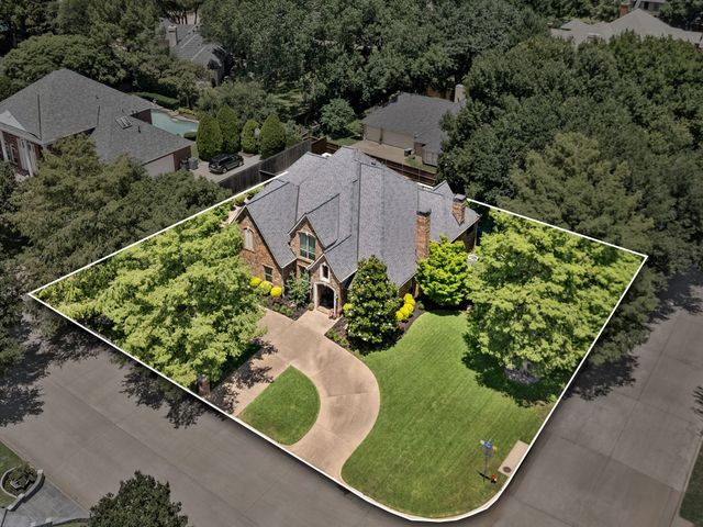 2706 Red Oak Court W, Colleyville, TX 76034