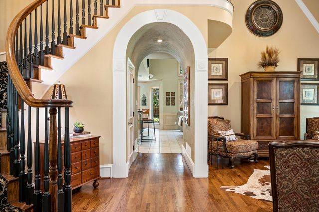 2706 Red Oak Court W, Colleyville, TX 76034