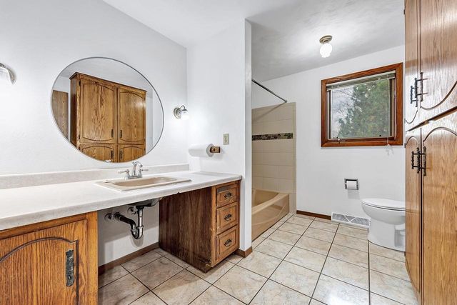 2462 BLUESTONE PLACE, Green Bay, WI 54311