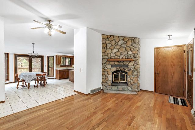 2462 BLUESTONE PLACE, Green Bay, WI 54311