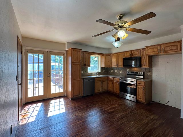 3328 S Chase Ave, Wichita, KS 67217