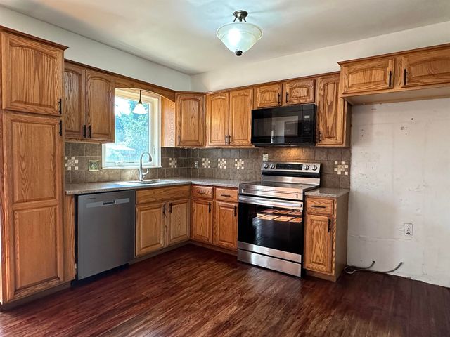 3328 S Chase Ave, Wichita, KS 67217
