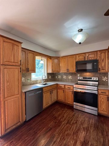 3328 S Chase Ave, Wichita, KS 67217