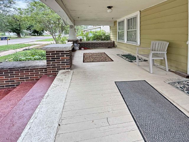 422 N Star St, El Dorado, KS 67042
