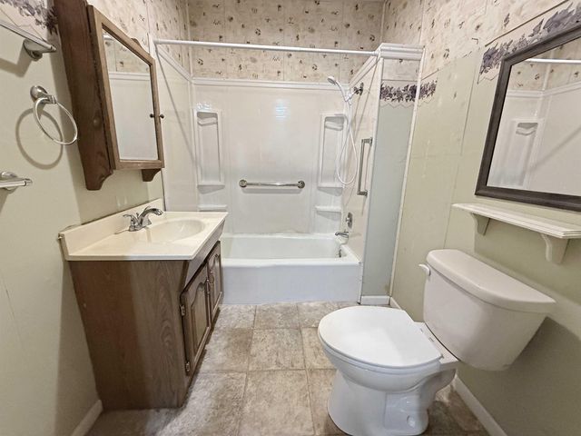 422 N Star St, El Dorado, KS 67042