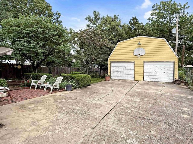 422 N Star St, El Dorado, KS 67042