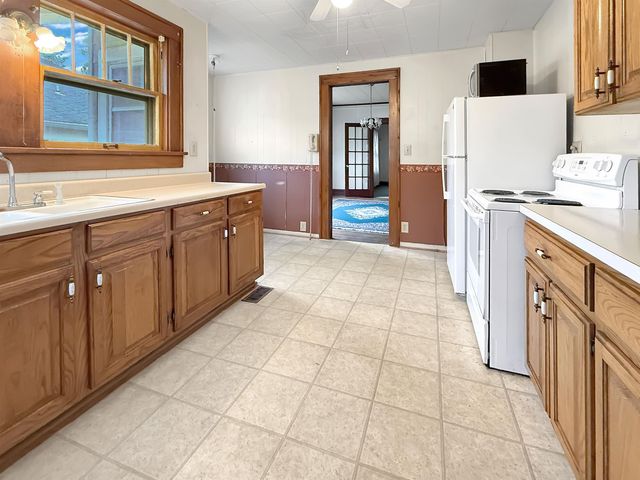 422 N Star St, El Dorado, KS 67042