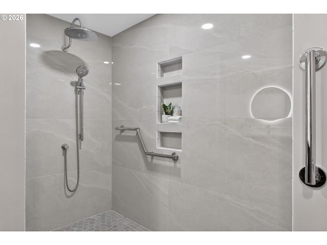 1480 Nw JENNE Ave, Portland, OR 97229