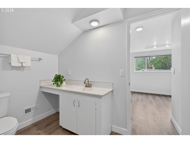 1480 Nw JENNE Ave, Portland, OR 97229