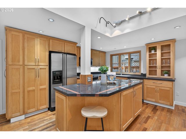 1480 Nw JENNE Ave, Portland, OR 97229