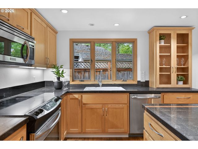 1480 Nw JENNE Ave, Portland, OR 97229