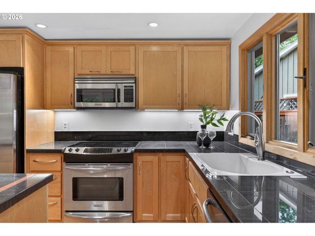 1480 Nw JENNE Ave, Portland, OR 97229