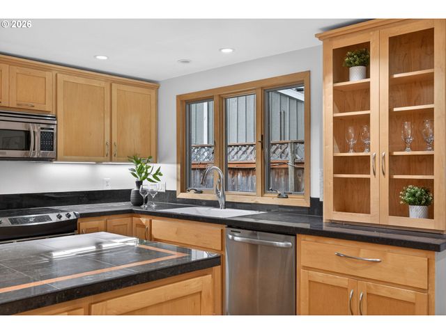 1480 Nw JENNE Ave, Portland, OR 97229
