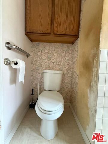 15133 Blackhawk Street, San Fernando, CA 91345