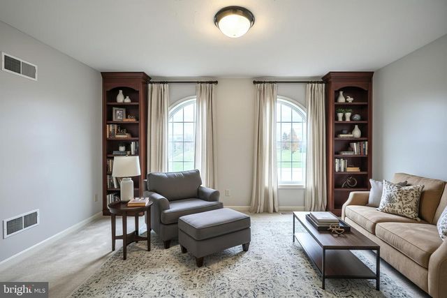 37 AMANDA DR, Littlestown, PA 17340