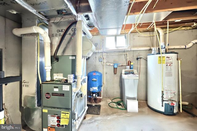 37 AMANDA DR, Littlestown, PA 17340