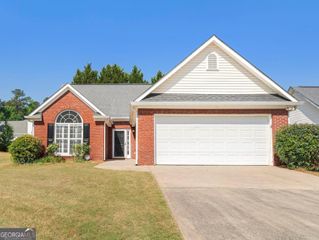 295 Cloverwood Drive, Fayetteville, GA 30215