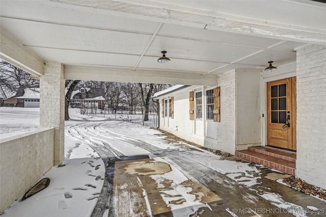 18415 S Hilltop Court, Claremore, OK 74017