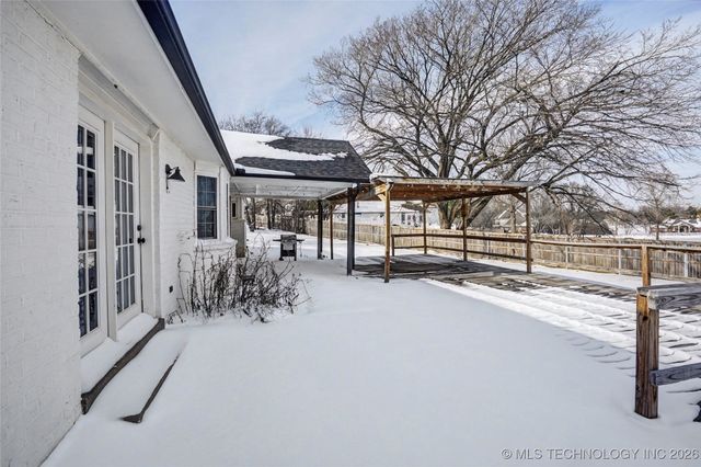 18415 S Hilltop Court, Claremore, OK 74017