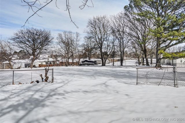 18415 S Hilltop Court, Claremore, OK 74017