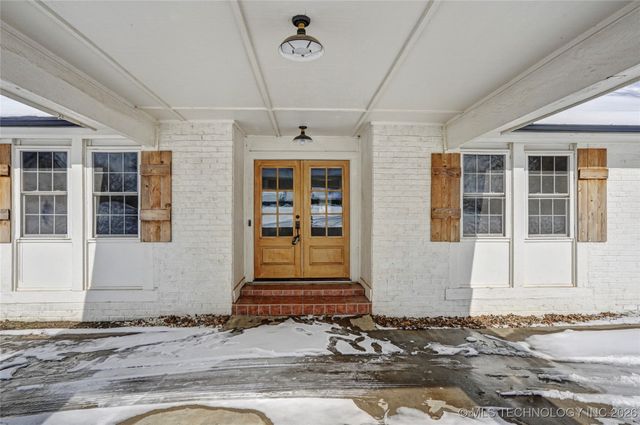 18415 S Hilltop Court, Claremore, OK 74017