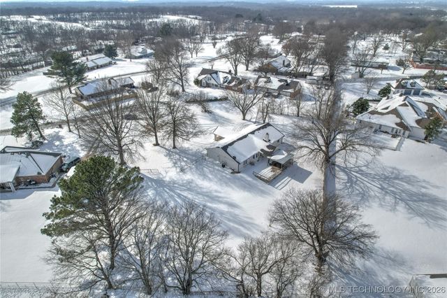 18415 S Hilltop Court, Claremore, OK 74017