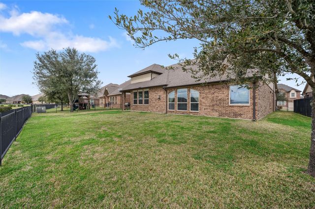 19314 Stanton Lake Dr, Cypress, TX 77433