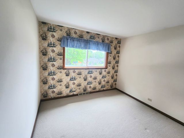 624 Maple Avenue, Lisle, IL 60532