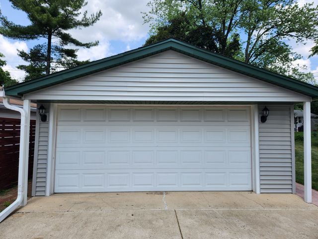 624 Maple Avenue, Lisle, IL 60532
