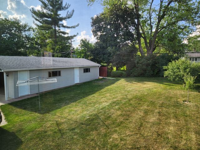 624 Maple Avenue, Lisle, IL 60532