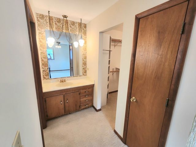 624 Maple Avenue, Lisle, IL 60532