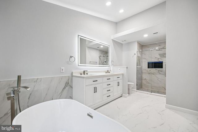 449 WINDING ROSE DR, Rockville, MD 20850