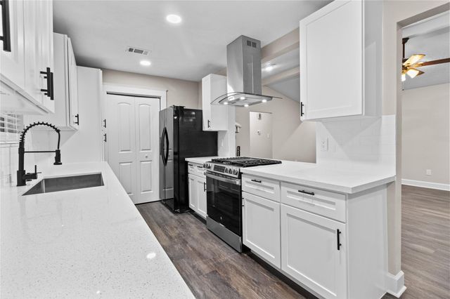 3319 Laurel Fork Drive, Kingwood, TX 77339